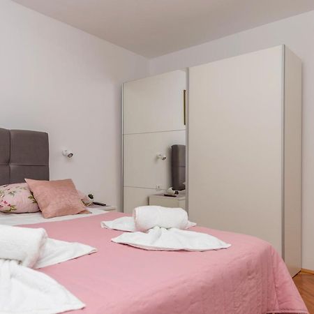 Apartment Strawberry Makarska Dış mekan fotoğraf