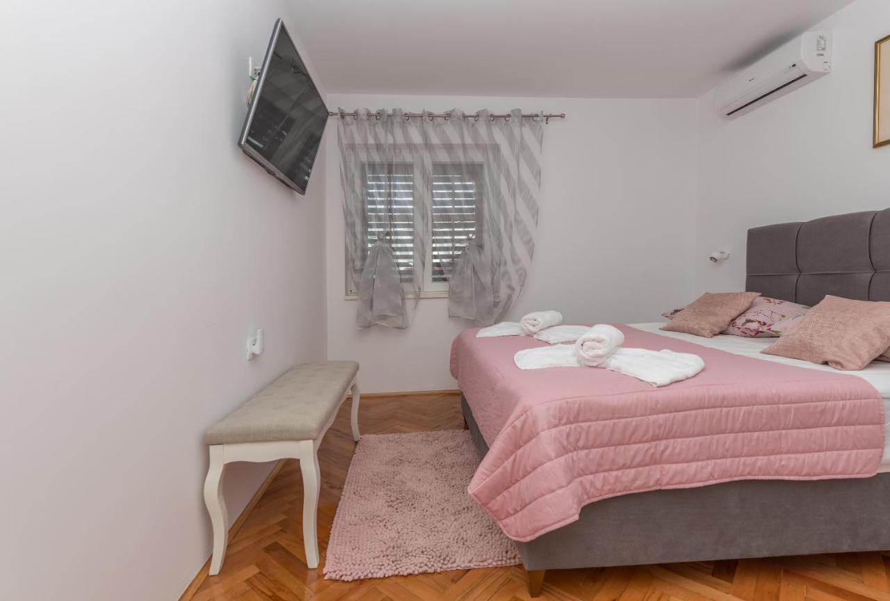Apartment Strawberry Makarska Dış mekan fotoğraf