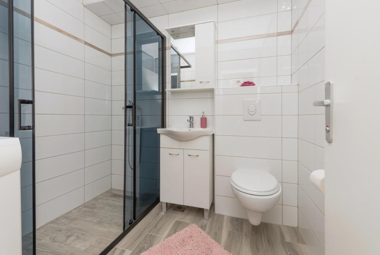 Apartment Strawberry Makarska Dış mekan fotoğraf