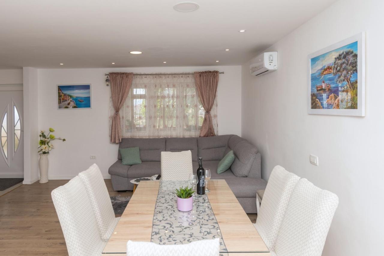 Apartment Strawberry Makarska Dış mekan fotoğraf