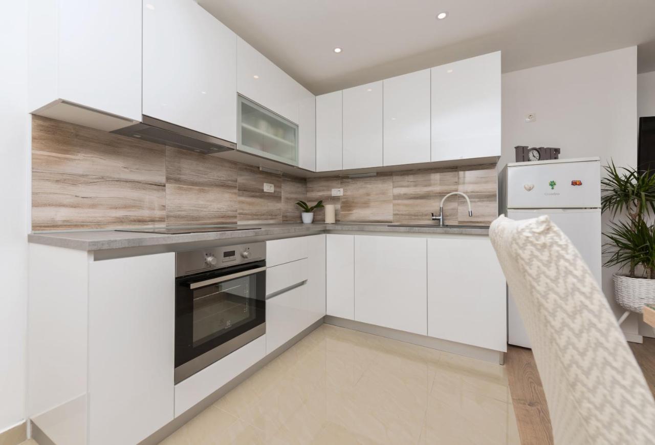 Apartment Strawberry Makarska Dış mekan fotoğraf